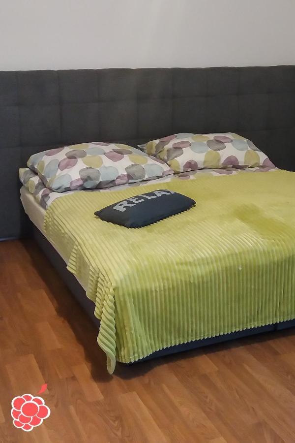 Malinowka Apartment ยานตาร์ ภายนอก รูปภาพ