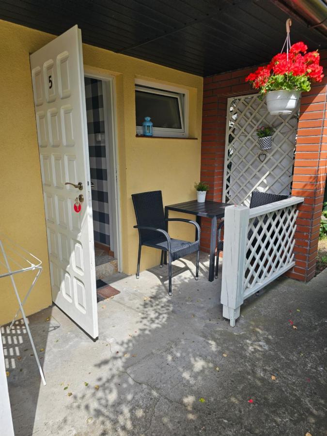Malinowka Apartment ยานตาร์ ภายนอก รูปภาพ